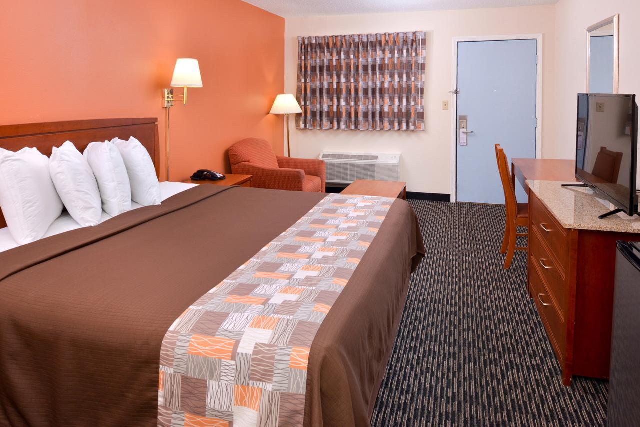 Americas Value Motel Sullivan